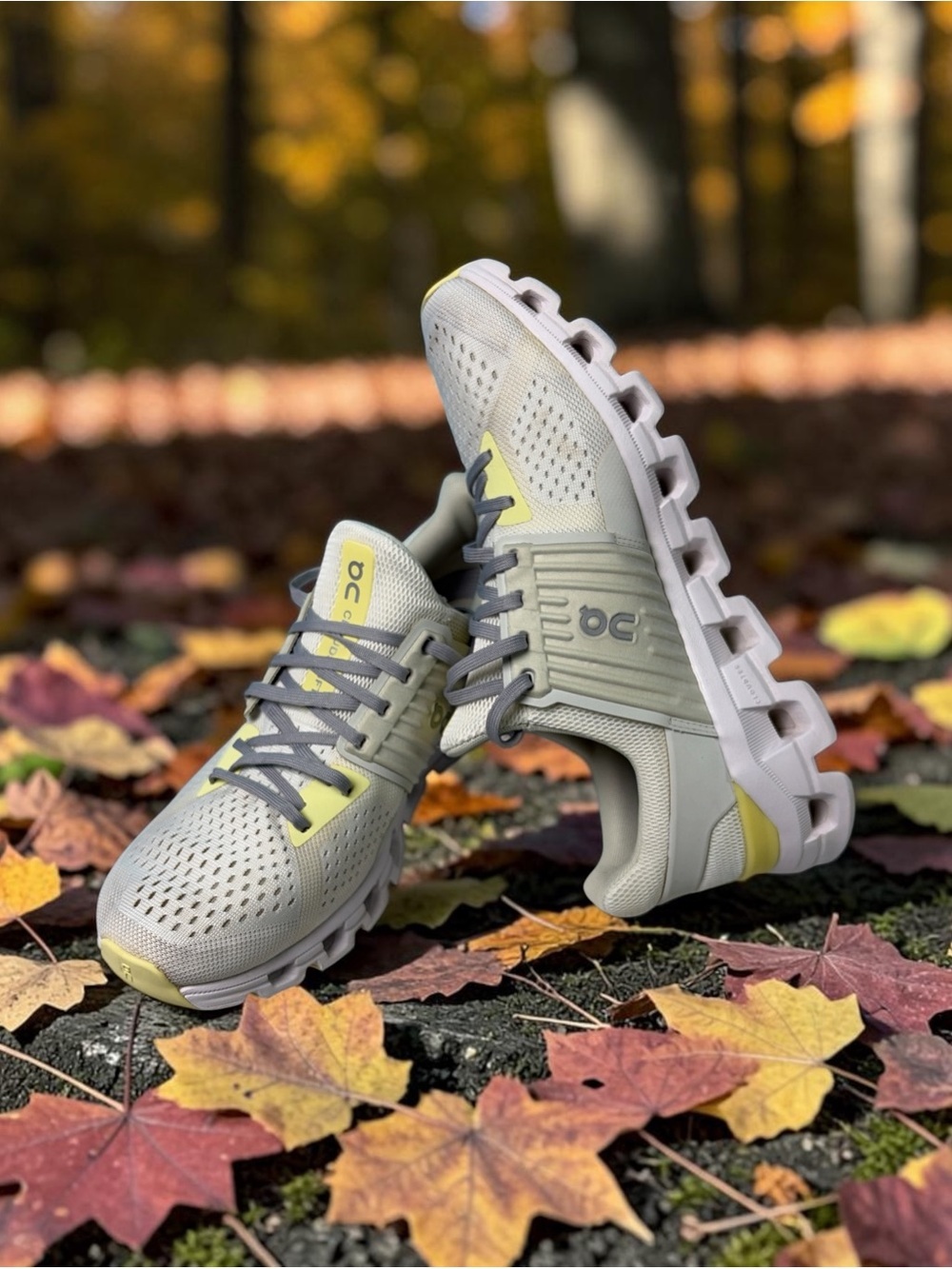 On Cloud-offWhite/Limelight Running Shoes, Women's 11